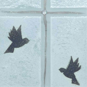 Glaskreuz Friedenstaube wei schwarz Relief Kreuz Platin 20 x 11 cm Wandkreuz Unikat Handarbeit