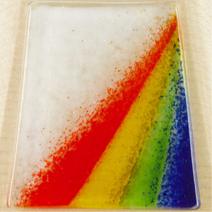 Weihwasserkessel Berg Ahorn natur Glasauflage Regenbogen weiss 11 x 8,5 cm