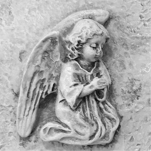 Stein mit Engel betend und Herz - Wir vermissen Dich - Polyresin 16 x 7 x 10 cm
